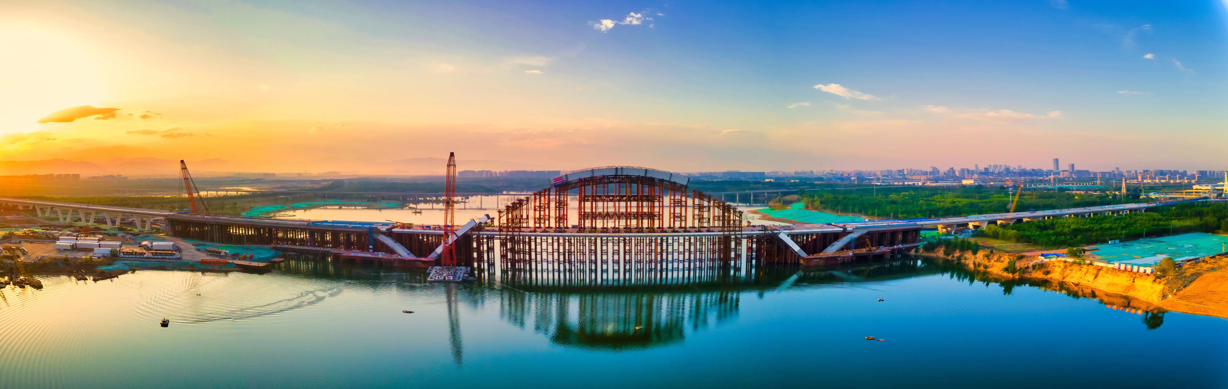 北京永定河畔京雄大桥实现合龙 京雄高速年内将全线通车