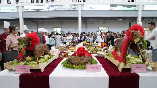 青河县举办特色烧烤美食大赛 打造地方美食品牌