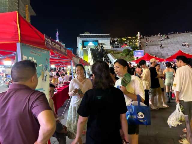 铜仁市2023年人才夜市招聘会火热进行中！