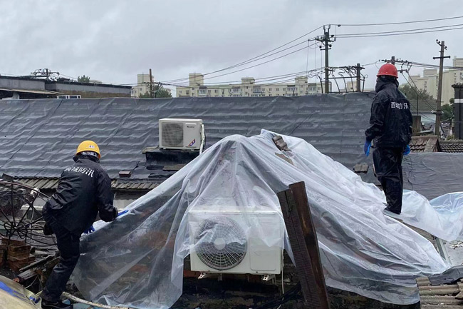 全力应对强降雨 西城区14支共3000余人的专业应急抢险队伍加强值守