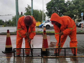 北京延庆各部门开展暴雨预警期间应对工作