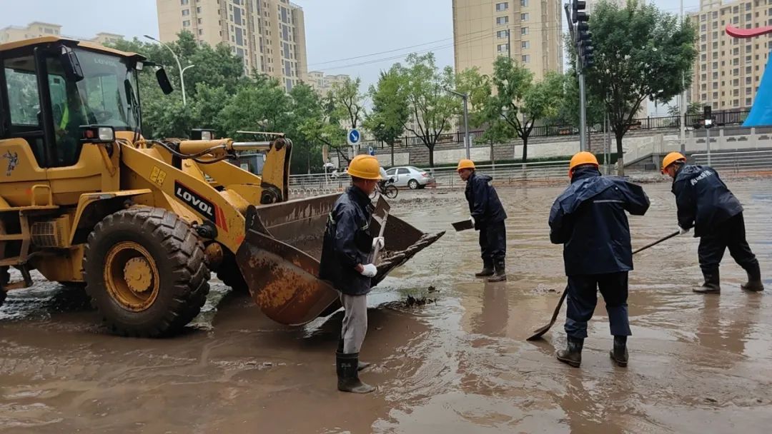 风雨兼程 红墙担当 西城区指挥属地防汛、对口支援门头沟抗洪救灾