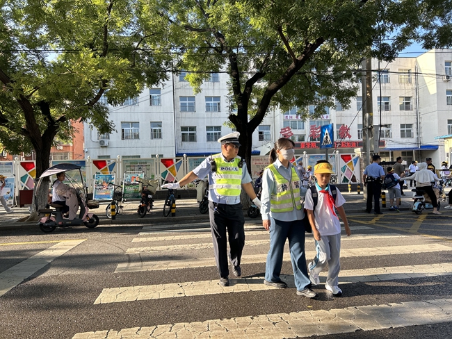 北京：6000余警力护航中小学、幼儿园秋季开学