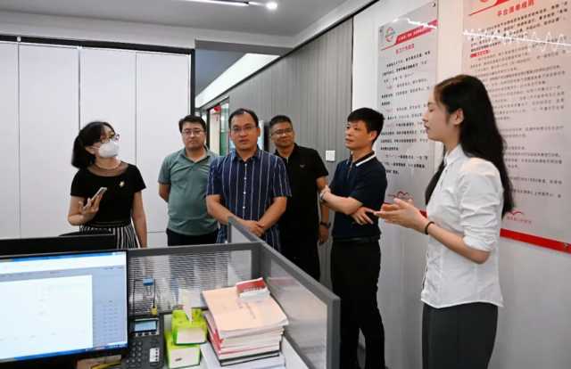 中国新闻出版研究院传媒研究所领导来鹰潭市调研融媒体中心传播工作