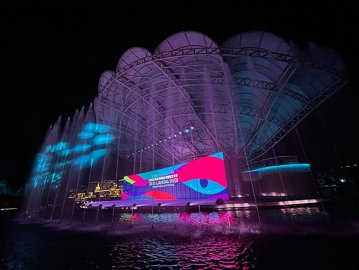 亮马河风情水岸国际艺术季开幕 朝阳区打造北京首个户外演艺主题城市会客厅