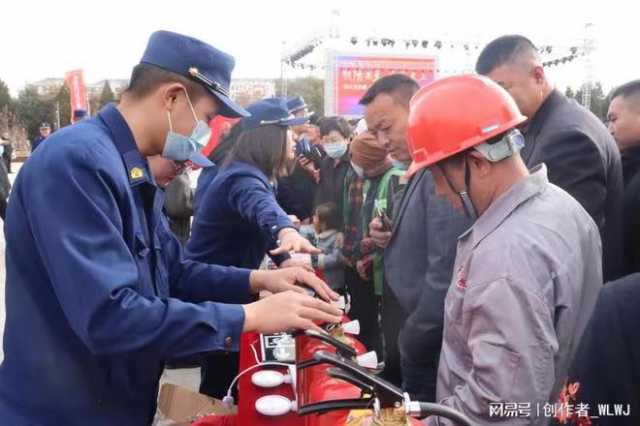 鄂前旗举办119消防宣传月活动启动仪式