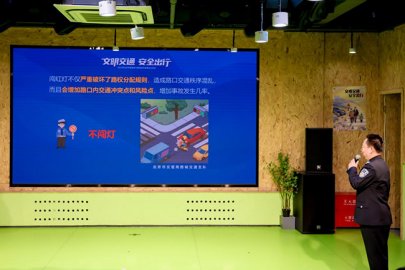 <b>北京西城发布“文明交通 安全出行”文明倡议</b>