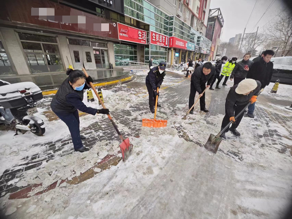 北京全力应对今冬首场降雪 保障城市运行