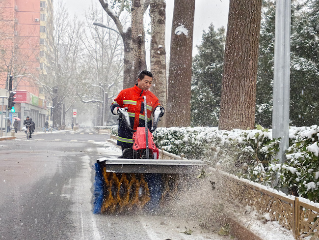 海淀区全力应对暴雪寒潮天气 热力提前调温满负荷运行