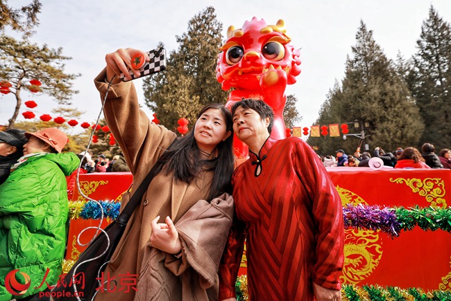 新春走基层丨“庙”趣十足过大年 北京地坛庙会开门迎客
