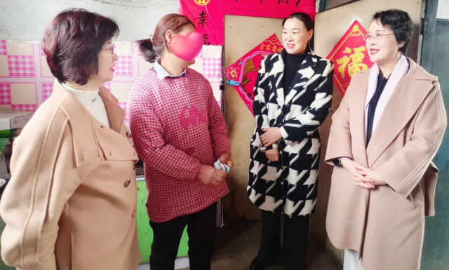 牵手筑梦 ∙ 送爱到家：烟台市女企业家协会与慈善总会联同开展助学走访活动