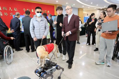 北京市残联举办首届科技展 20余种高科技助残产品亮相