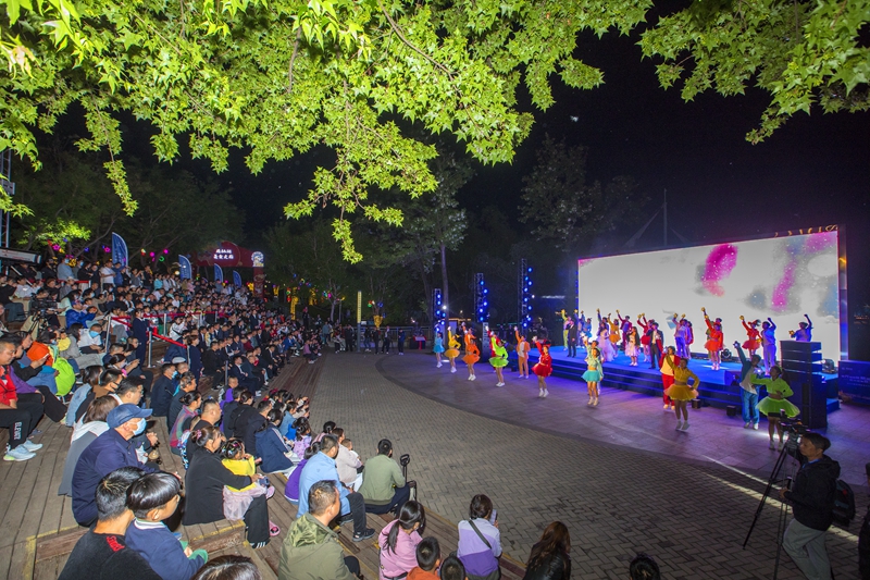 雁栖湖夜游升级重启 游客可免门票入园