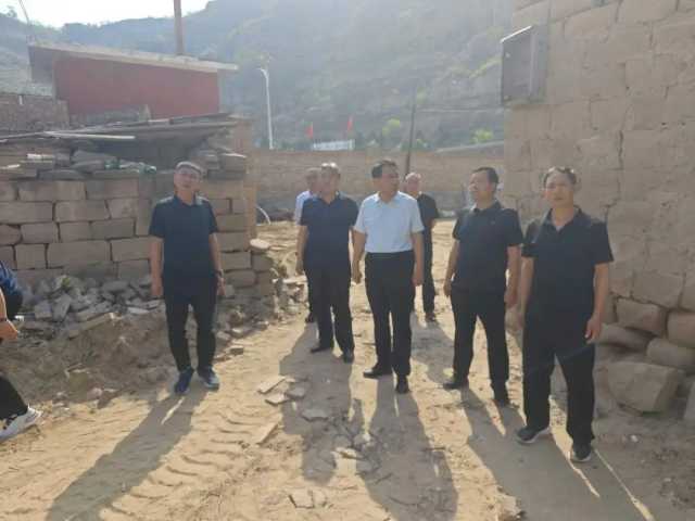 临县县委书记范亮珍再次督导开阳村重点旅游项目建设工作