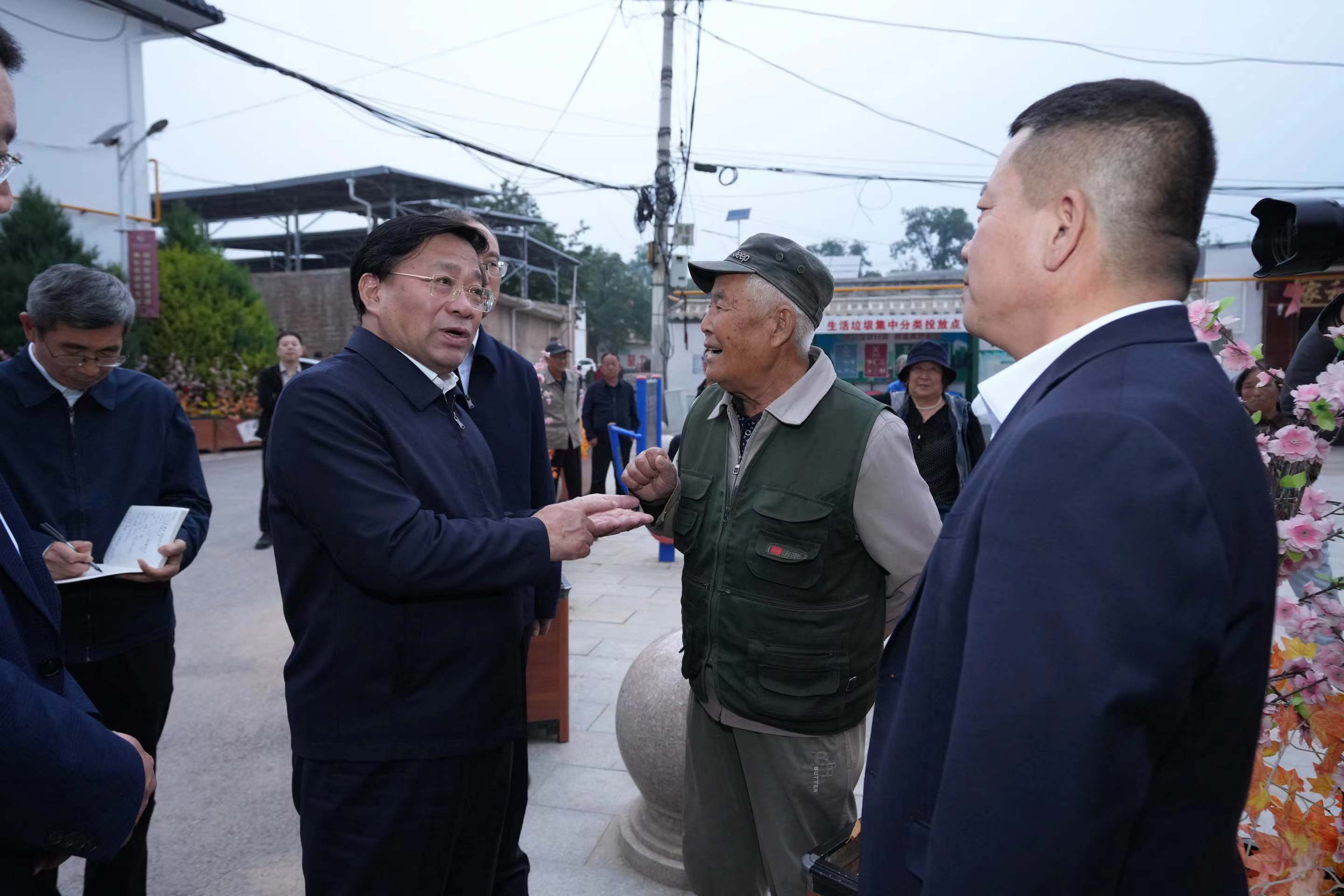 韩俊在山西调研时强调毫不放松抓好防止返贫致贫监测帮扶扎实推进乡村全面振兴重点工作