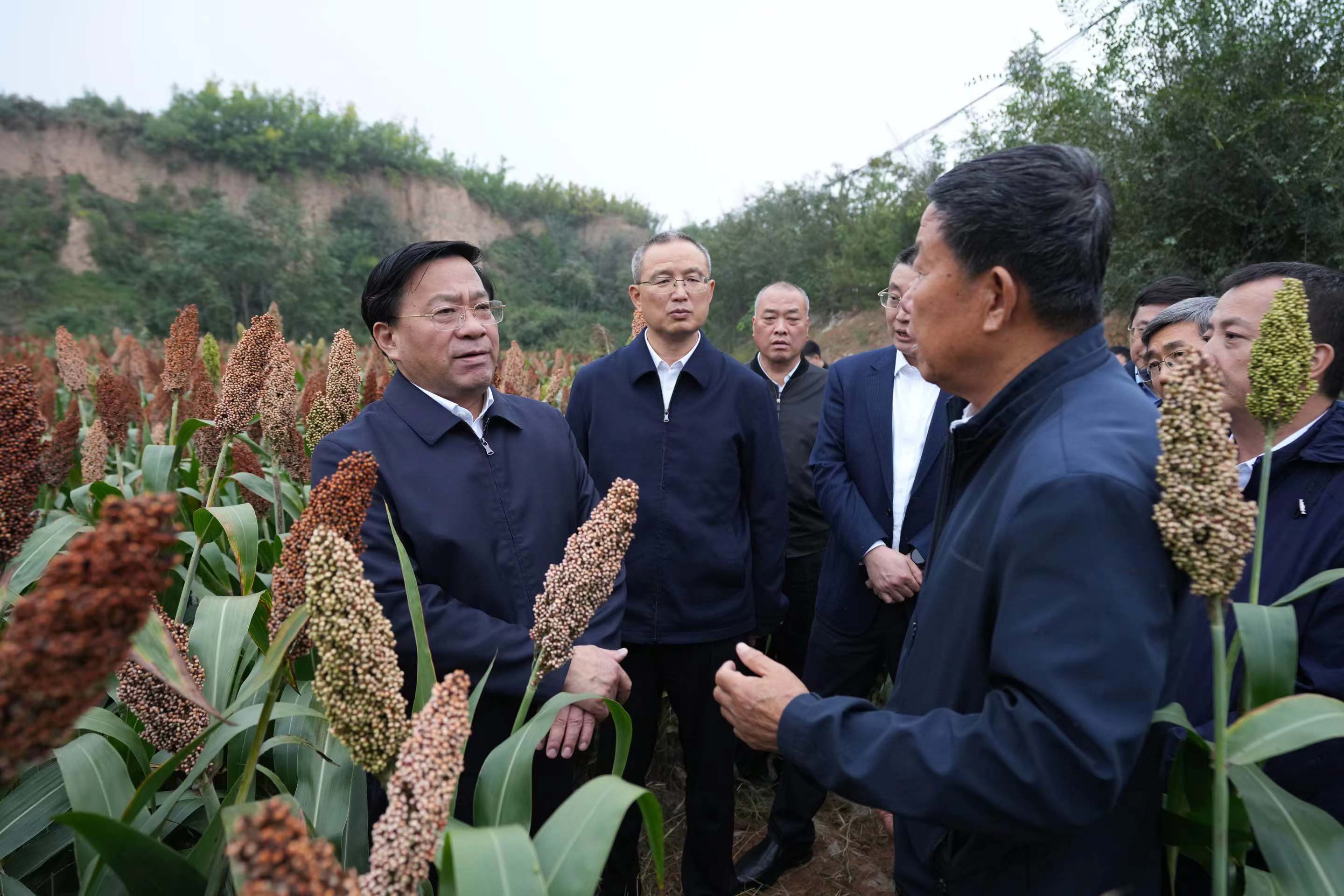 韩俊在山西调研时强调毫不放松抓好防止返贫致贫监测帮扶扎实推进乡村全面振兴重点工作