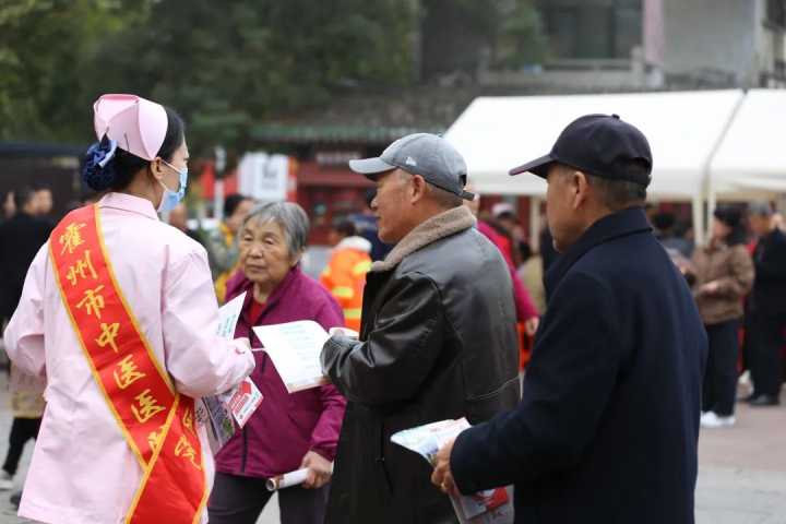 热烈庆祝霍州市人民政府举办的全国基层中医药工作示范县义诊活动圆满成功！