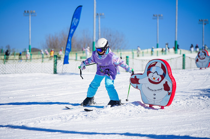 南山滑雪场正式开板 密云冰雪盛宴燃动冬日