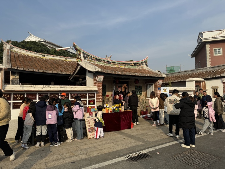 喜迎新春“鸣艺青礁”文艺展演暨亲子现场绘画评选活动在厦门芦塘书院举行