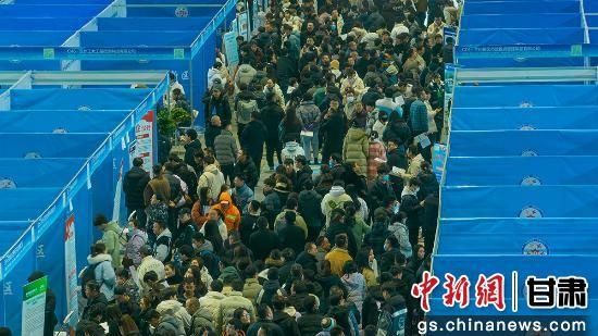 7.8万人涌入兰州新区 竞相在“产业新城”求职